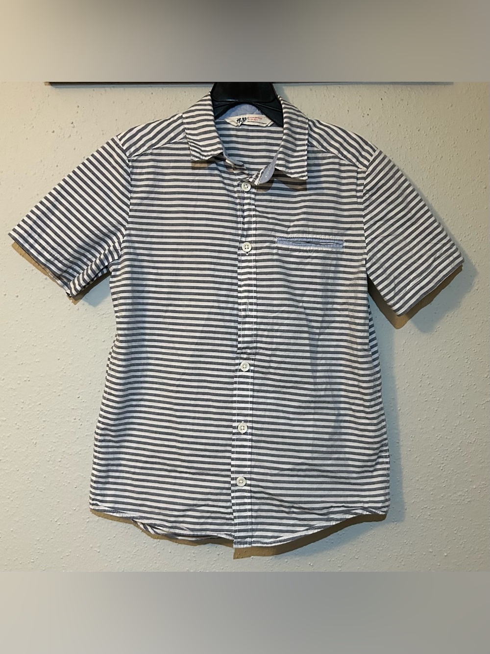 H&M Boys Size 8-9Y Grey & White Striped Button Down Shirt